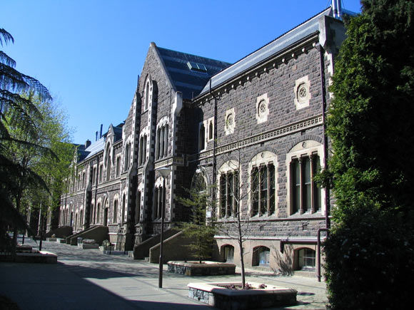 Ngôi trường cổ xưa đẹp như tranh vẽ của đất nước New Zealand