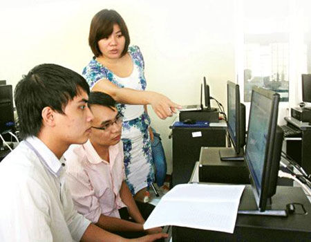 Giờ thực hành công nghệ thông tin tại Trường Đại học Sư phạm Hà Nội.Ảnh: Hải Anh