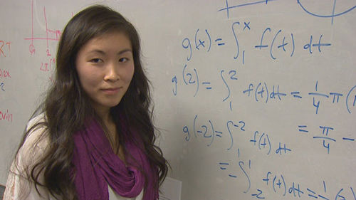 Nữ sinh gốc Việt đạt điểm cao môn toán nhất thế giới