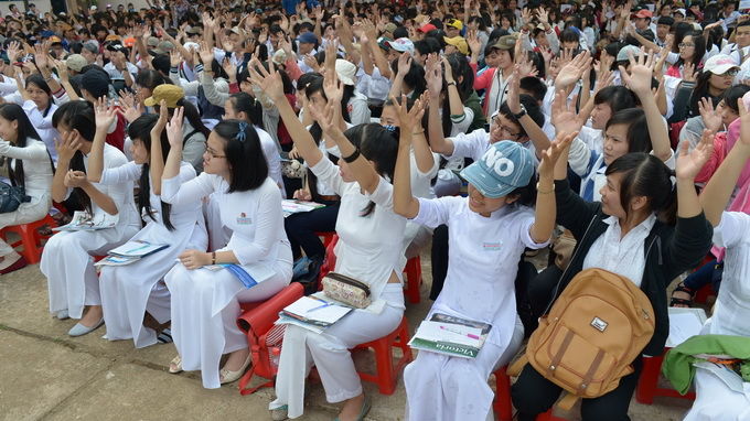 Thi tốt nghiệp 2014: Lo học sinh học lệch với đề án đổi mới