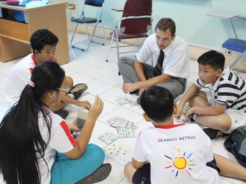 Những điều cha mẹ cần biết khi cho trẻ học tiếng anh - Ảnh 1