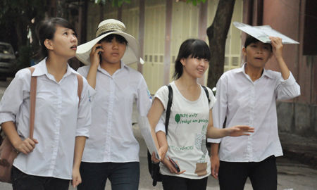 Không tuyển sinh được, hàng loạt trường giải thể