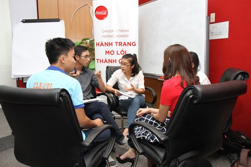 Buổi huấn luyện kỹ năng thực tế tại nhà máy CocaCola