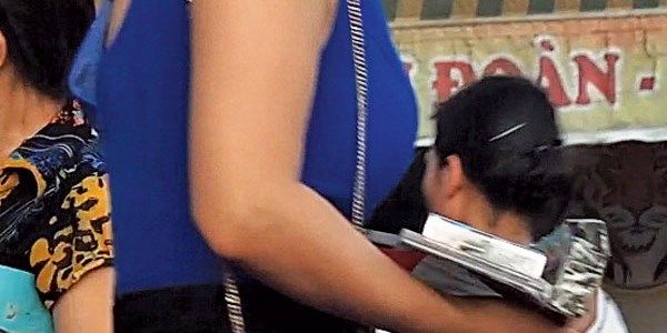 Đừng vội trách sinh viên mê tiền!