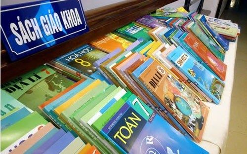 Đổi mới sách giáo khoa theo cách đánh giá năng lực 