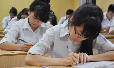 Nhiều trường vẫn tổ chức thi đại học trong trường tiểu học