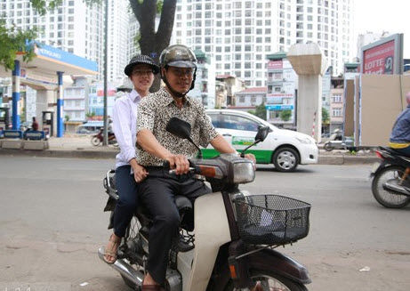 Hội đồng thi tốt nghiệp 18 người phục vụ 1 thí sinh