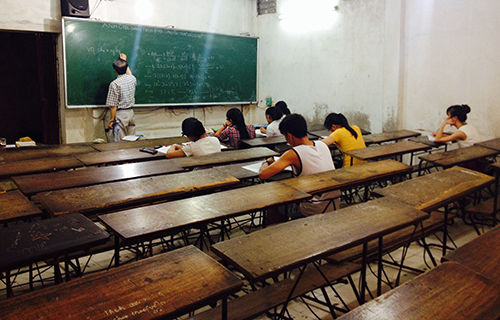 Thưa thớt thí sinh đăng ký luyện thi đại học cấp tốc