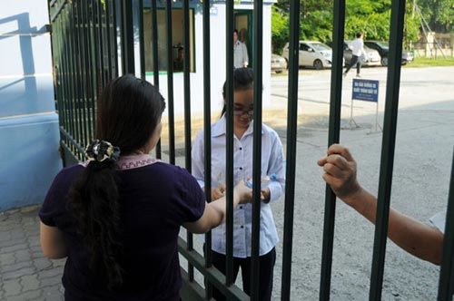 Thi tốt nghiệp THPT môn Văn: Nhiều thí sinh quên giấy tờ - 4