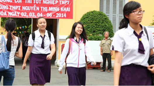 Thí sinh Hà Nội thi môn vật lý dưới cái nóng 40 độ C