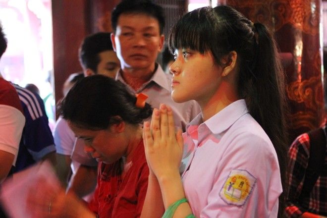 Điểm thi đại học 2014: Chùm ảnh thí sinh chen chân cầu may