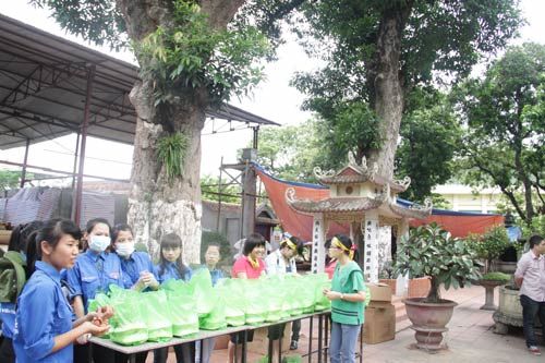 Địa điểm và thời gian phát cơm miễn phí cho thí sinh tại Hà Nội