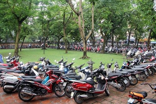 Chùm ảnh sĩ tử tập nập thắp hương tại Quốc Tử Giám