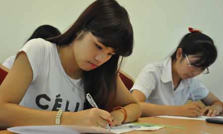 Thí sinh cấp cứu khi đang làm bài thi đại học môn toán
