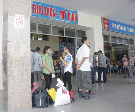 Chùm ảnh thí sinh tấp nập về Hà Nội dự thi đại học