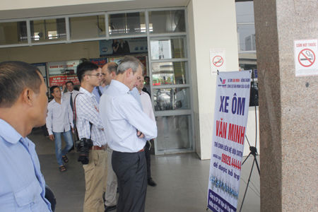 Chùm ảnh thí sinh tấp nập về Hà Nội dự thi đại học