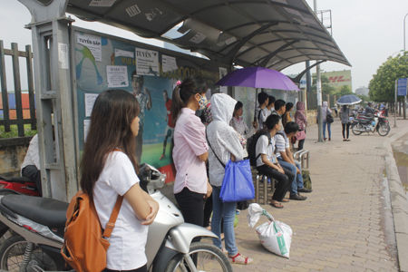 Chùm ảnh thí sinh tấp nập về Hà Nội dự thi đại học