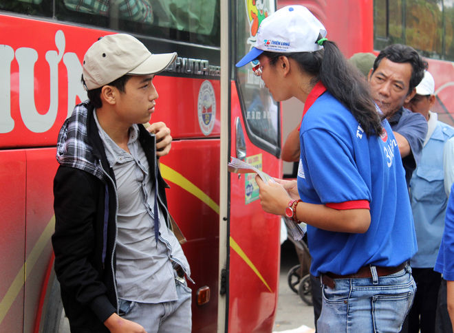 Thí sinh tấp nập đổ về cụm thi đại học Tp.HCM 2014 Thí sinh tấp nập đổ về cụm thi đại học Tp.HCM 2014