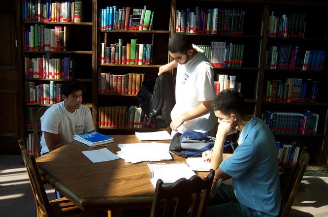 Chính phủ Úc giảm mạnh chi phí ở các trường tư