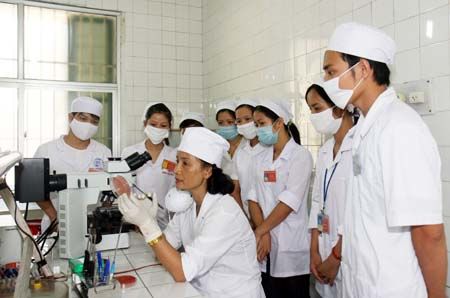 Sinh viên y khoa hệ cử tuyển học 8 - 10 năm mới ra trường Sinh viên y khoa hệ cử tuyển học 8 - 10 năm mới ra trường