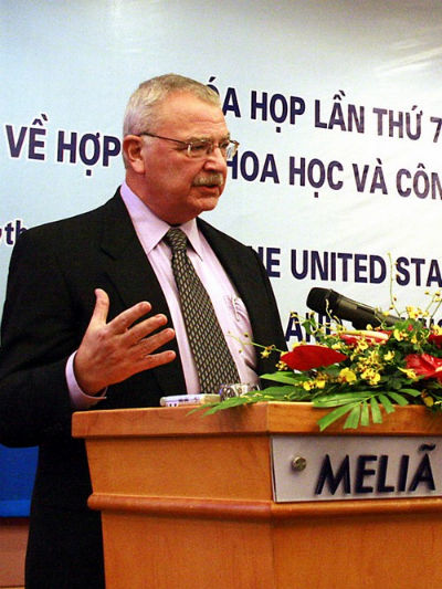 Cựu đại sứ Mỹ Michael W. Michalak bàn về giáo dục Cựu đại sứ Mỹ Michael W. Michalak bàn về giáo dục