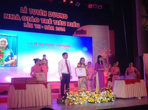Đại học Huế tổ chức lễ kỷ niệm ngày nhà giáo Viêt Nam Đại học Huế tổ chức lễ kỷ niệm ngày nhà giáo Viêt Nam