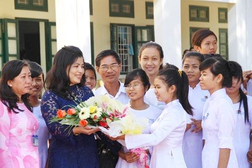 Nên tặng gì cho thầy cô trong Ngày nhà giáo Việt Nam?