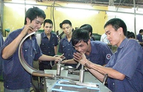 Chỉ học lý thuyết, ít thực hành: Nguyên nhân bằng ĐH mất giá
