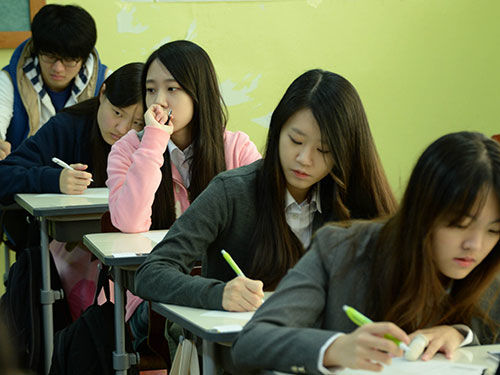 Sinh viên Hàn Quốc không tốt nghiệp chờ cơ hội việc làm Sinh viên Hàn Quốc không tốt nghiệp chờ cơ hội việc làm