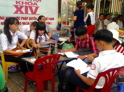 Muôn kiểu ôn bài trước giờ thi