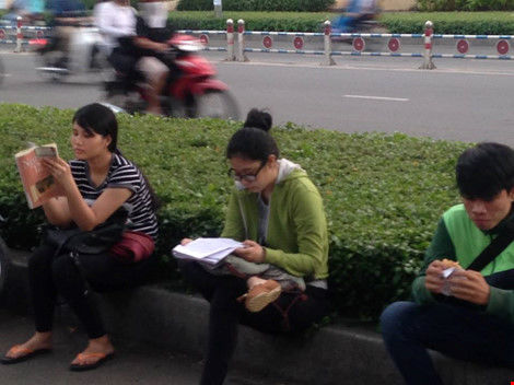 Muôn kiểu ôn bài trước giờ thi