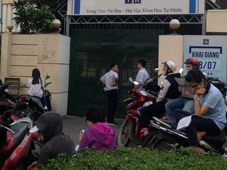 Muôn kiểu ôn bài trước giờ thi