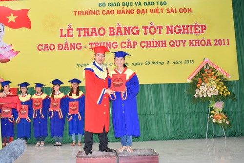 494 sinh viên Cao Đẳng Đại Việt Sài Gòn nhận bằng tốt nghiệp  - Ảnh 2