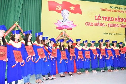 494 sinh viên Cao Đẳng Đại Việt Sài Gòn nhận bằng tốt nghiệp  - Ảnh 3