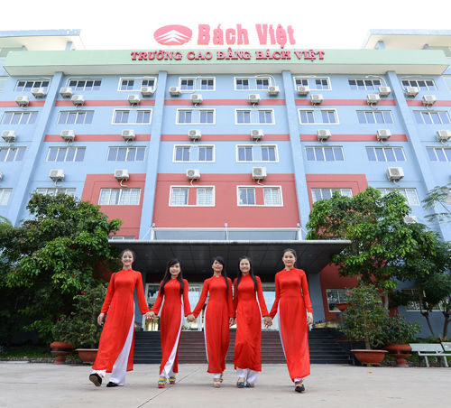 Trường Cao đẳng Bách Việt được Bộ Giáo dục và Đào tạo cho phép thí điểm ngành Quan hệ công chúng trình độ Cao đẳng hệ chính quy.
