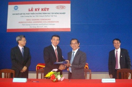 DuPont Việt Nam và Trường Đại học Tiền Giang ký kết ghi nhớ  