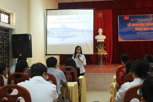 Trao 102 suất học bổng SOSHI cho học sinh THPT Nghệ An  - Ảnh 5