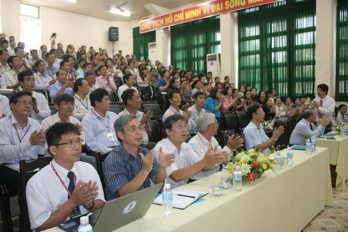 Trường ĐH Đồng Tháp tọa đàm về đổi mới căn bản, toàn diện GD - ĐT - Ảnh 2