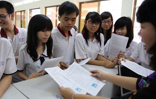 Nộp hồ sơ thi THPT quốc gia: Rối với vấn đề kỹ thuật - Ảnh 1