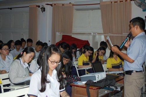 TP HCM: Học sinh yên tâm ôn tập với đề thi minh họa - Ảnh 2