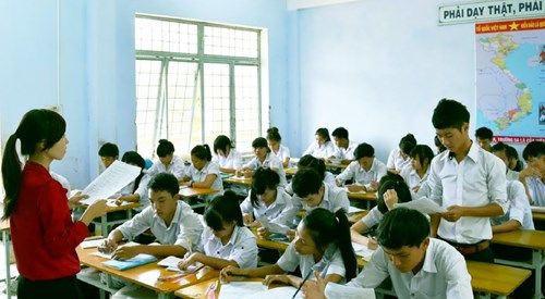 Thầy và trò Trường THPT chuyên Nguyễn Tất Thành trong giờ học