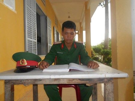 Khoi DH, CD cac truong quan doi cong bo chi tieu tuyen thang