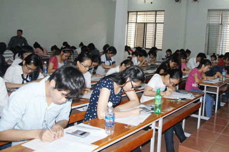 Thí sinh thi vào Trường ĐH Luật TP HCM