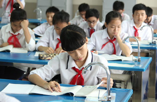 Giờ ôn tập của học sinh trường THCS Nghĩa Tân, quận Cầu Giấy. 	Ảnh: Công Hùng