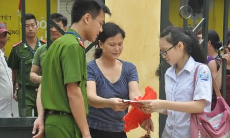 Toàn cảnh thi tuyển sinh lớp 10 năm 2015 tại các tỉnh