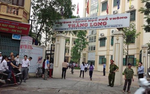 Hà Nội thi vào lớp 10 công lập căng thẳng như thi đại học