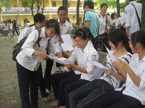 Kỳ thi THPT đang trong giai đoạn “nước rút”; PGS.TS Mai Văn Trinh – Cục trưởng Cục Khảo thí và Kiểm định Chất lượng Giáo dục (Bộ GD&ĐT) đã chia sẻ về công tác tổ chức kỳ thi, phương án ra đề thi, chấm thi nhằm đảm bảo kỳ thi được diễn ra an toàn, thuận lợi và thành công.