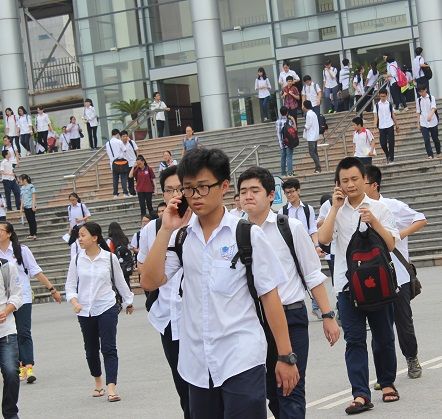 Tuyệt đối không mang điện thoại vào phòng thi