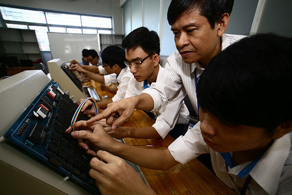  Điểm sàn xét tuyển ĐH Sư phạm kỹ thuật TP.HCM là 18 