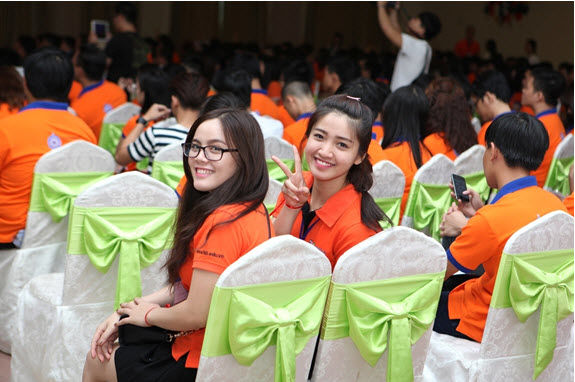 Lễ khai giảng "bùng cháy" của sinh viên FPT Greenwich